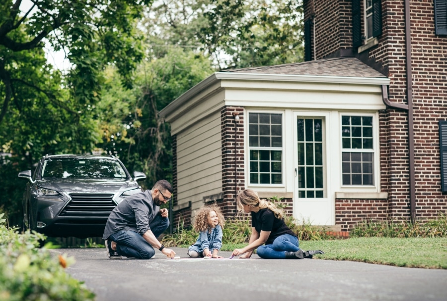 umbrella family driveway card image
