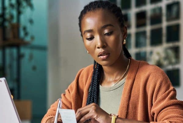 How to manage the risks of entrepreneurship 1 woman budgeting for business 1438452851 1280x528